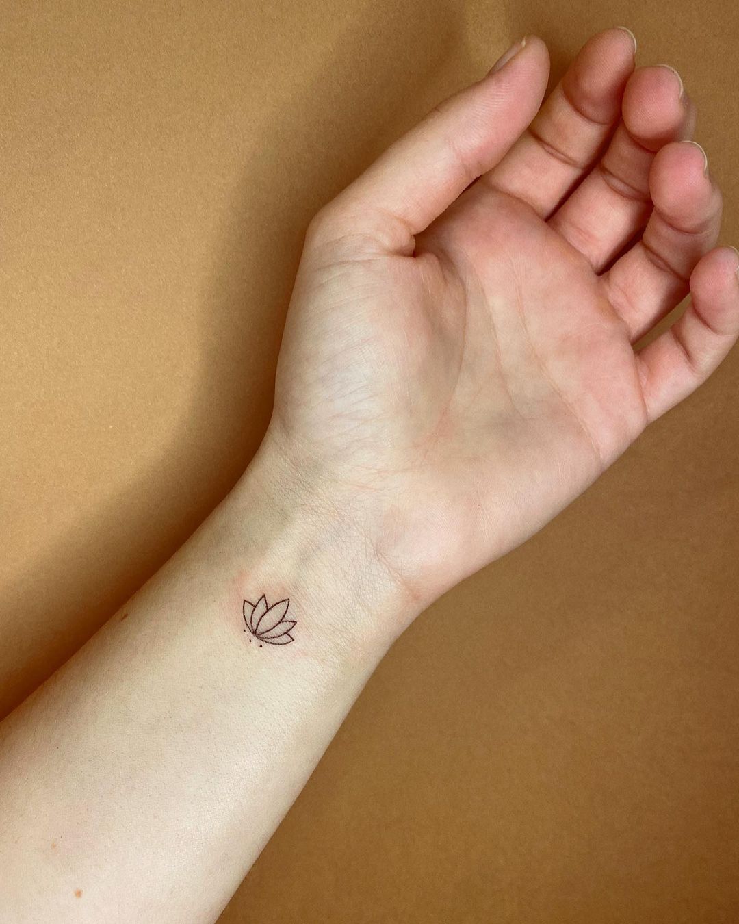 21+ Beautiful and Trendy Wrist Tattoos for Women - Tikli