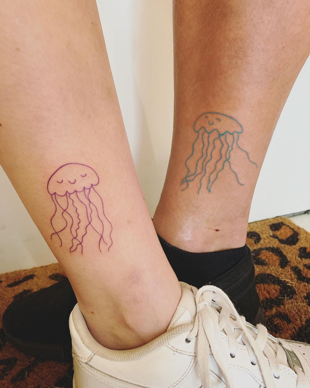 Update more than 75 minimalist jellyfish tattoo  thtantai2