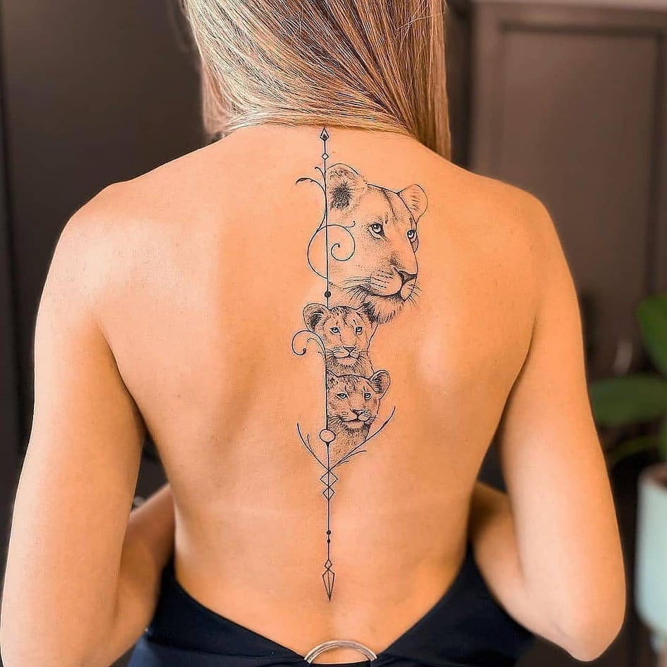 18+ Awesome and Meaningful Back Tattoos For Women - Tikli