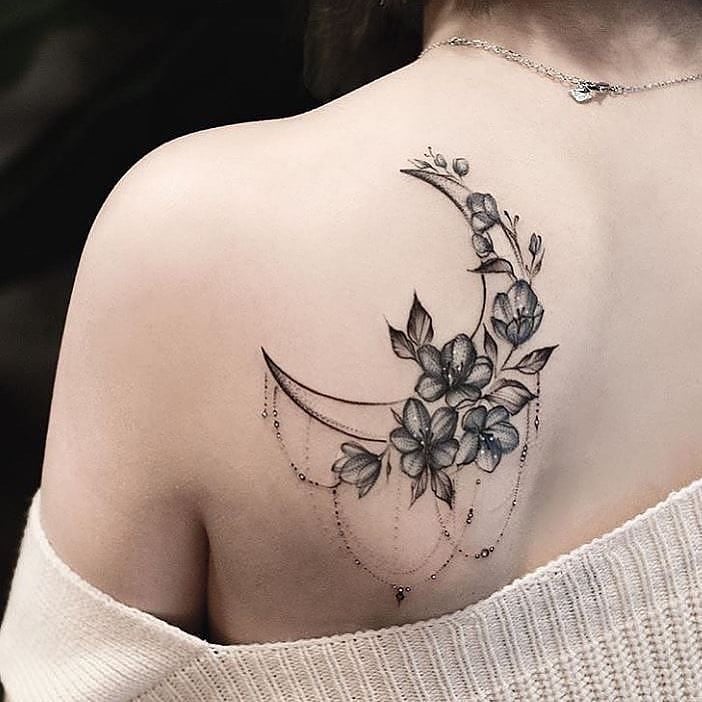 18+ Awesome and Meaningful Back Tattoos For Women - Tikli