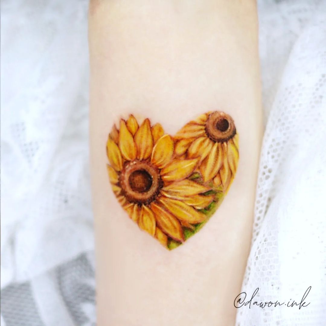 43 Gorgeous Flower Tattoos  Designs You Need in 2021  Glamour