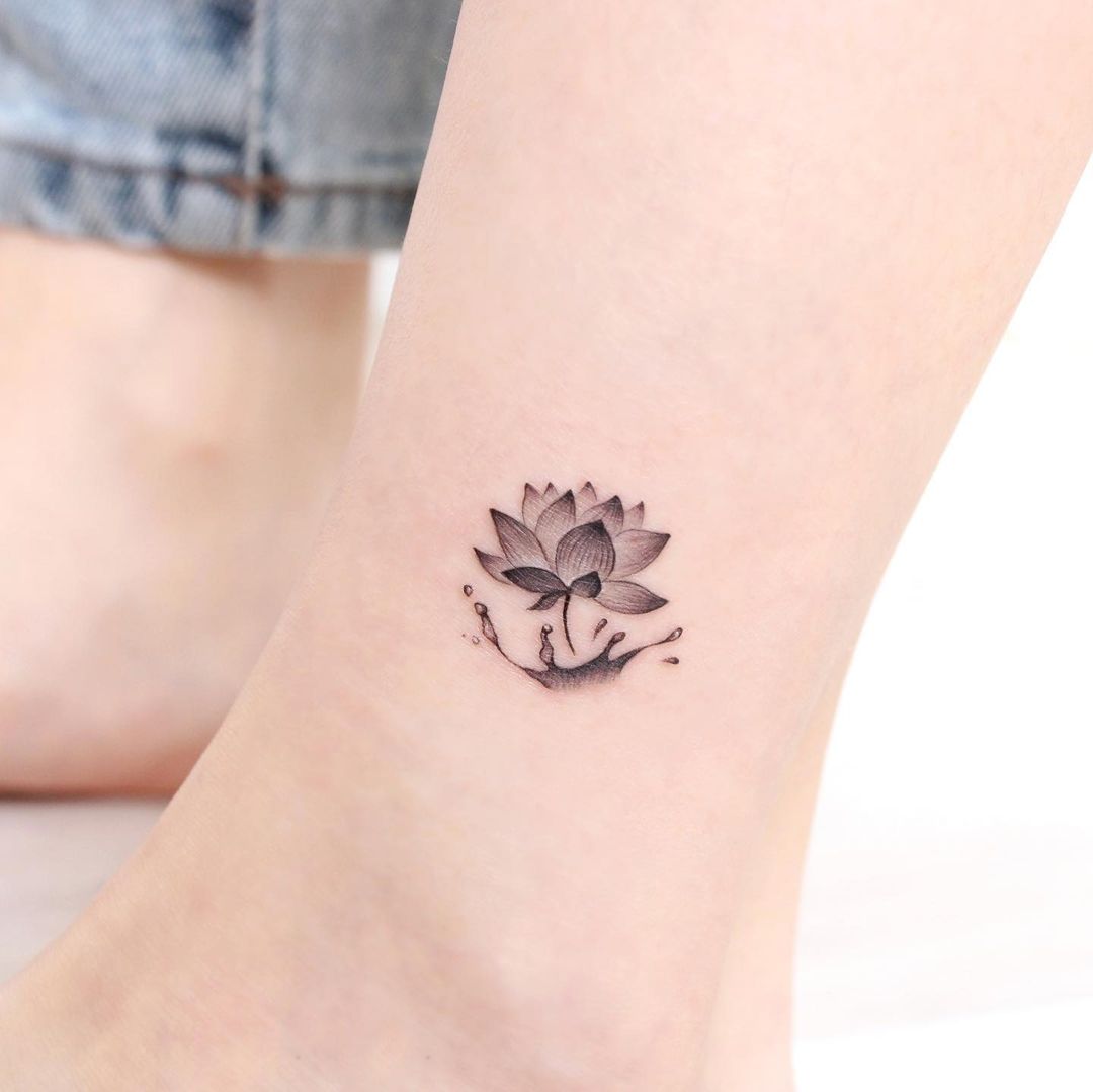 48 Meaningful Ankle Tattoo Ideas with Words and Flowers - Bellacocosum | Ankle  tattoos for women, Neck tattoo, Ankle tattoo