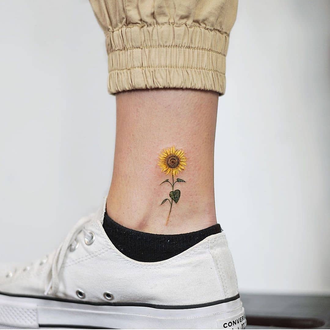 Fineline sunflower tattoo by Conz Thomas  Tattoogridnet